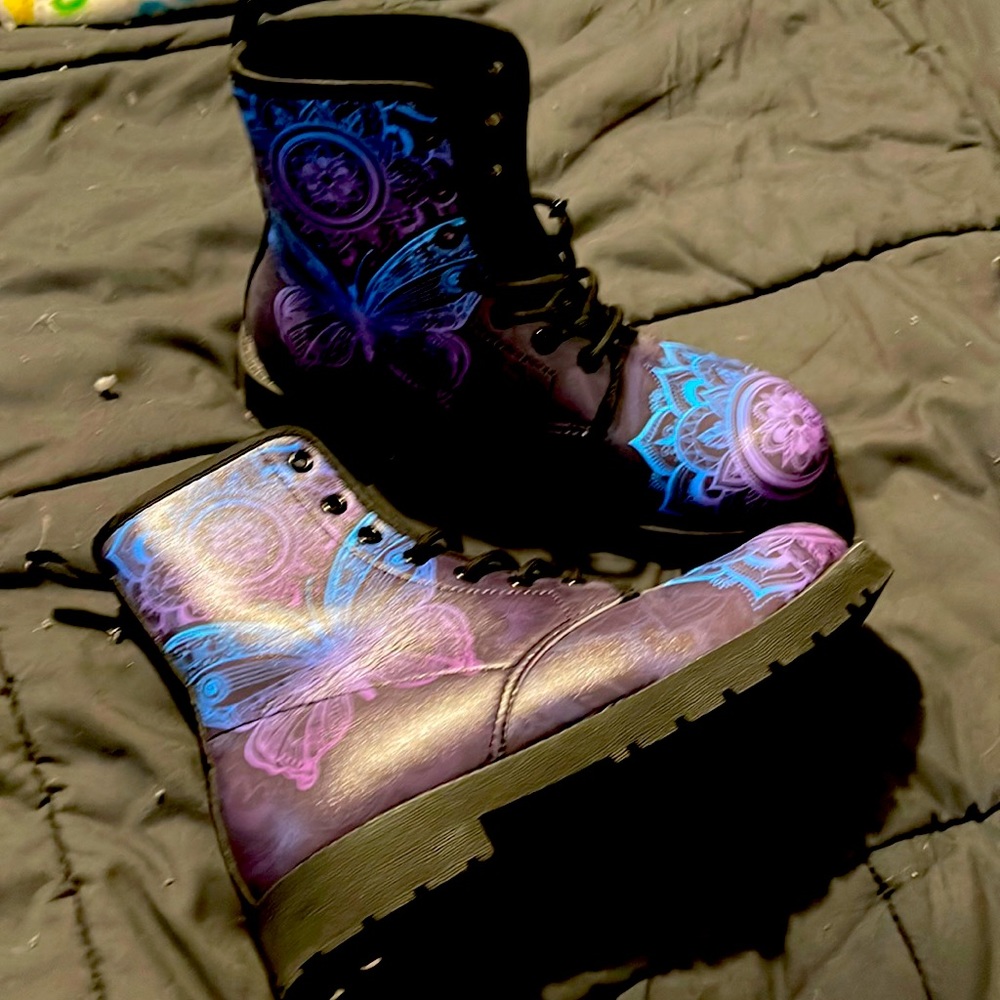 Black, blue & purple, above the ankle boot. Super cute